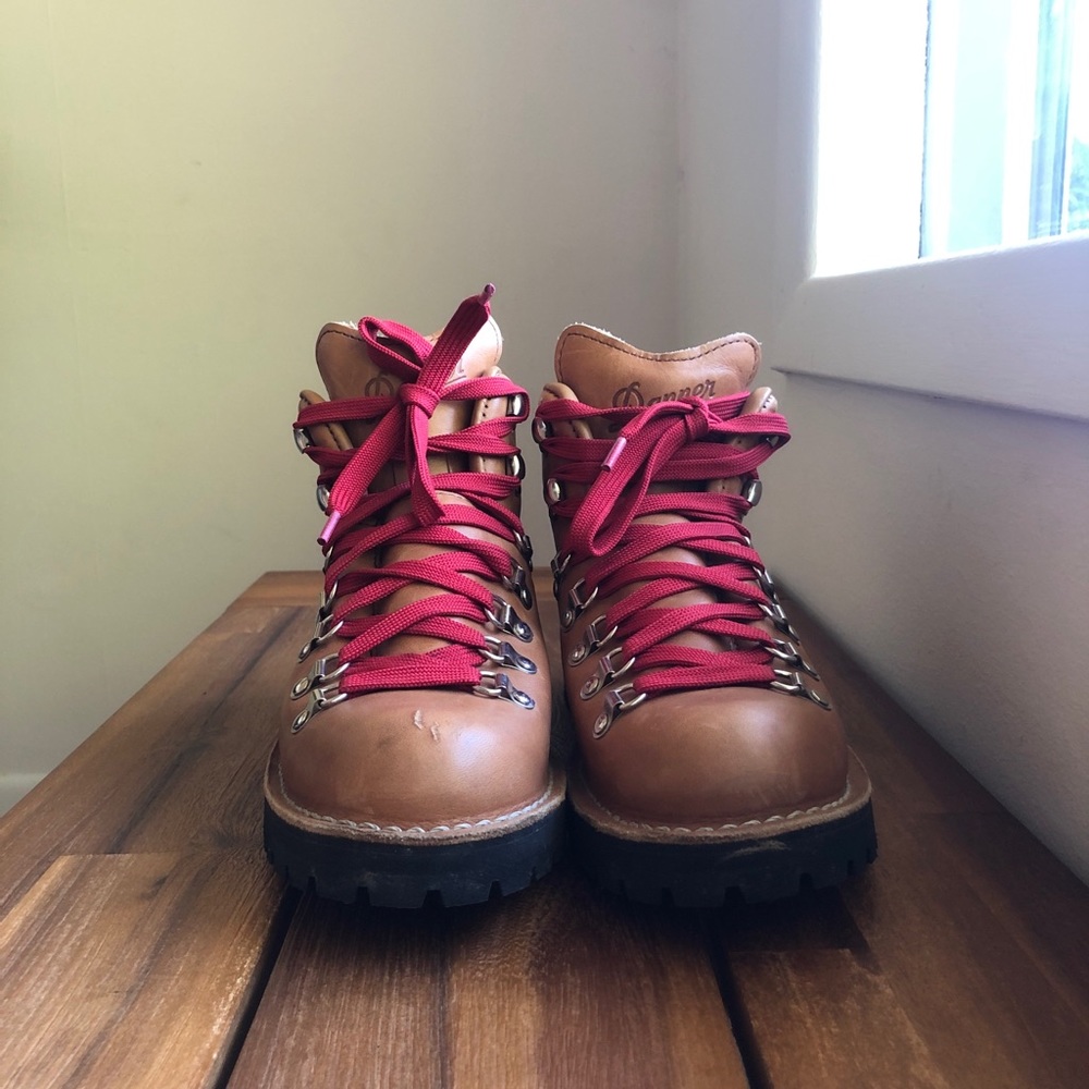 Danner Mountain Light Cascade! Size 9 (women’s)